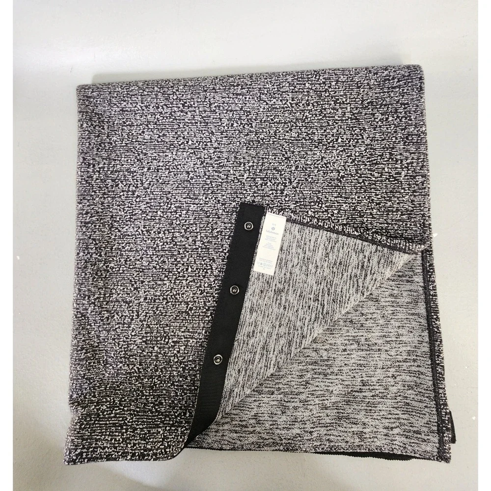 Lululemon Vinyasa Scarf Women OS Black White Snap Convertible Wrap